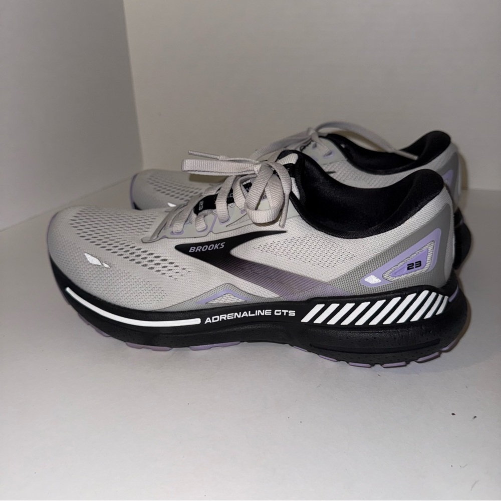 Brooks Adrenaline GTS Gray and Black Athletic Shoes